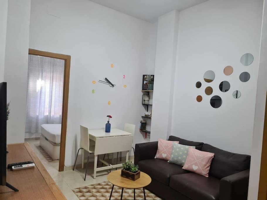 Apartamento En El Fontanal, Casa- Patio De Vecinos Siviglia Esterno foto